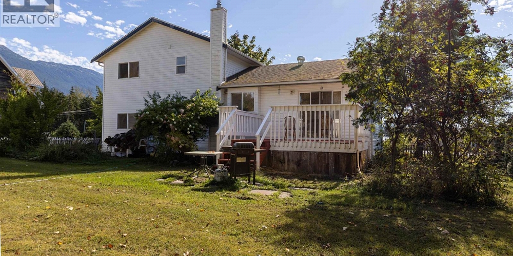 3566 NEWELL AVENUE Terrace Photo 15 3566 NEWELL AVENUE Terrace Photo 15